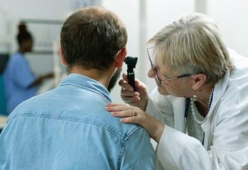 Perda auditiva tem cura? Conheça os tipos e se é possível reverter